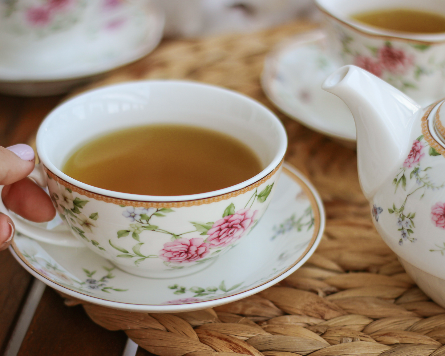 Is English Breakfast Tea Good for You? Benefits, Caffeine and More